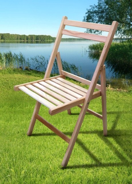 Деревянные стулья для отдыха на природе