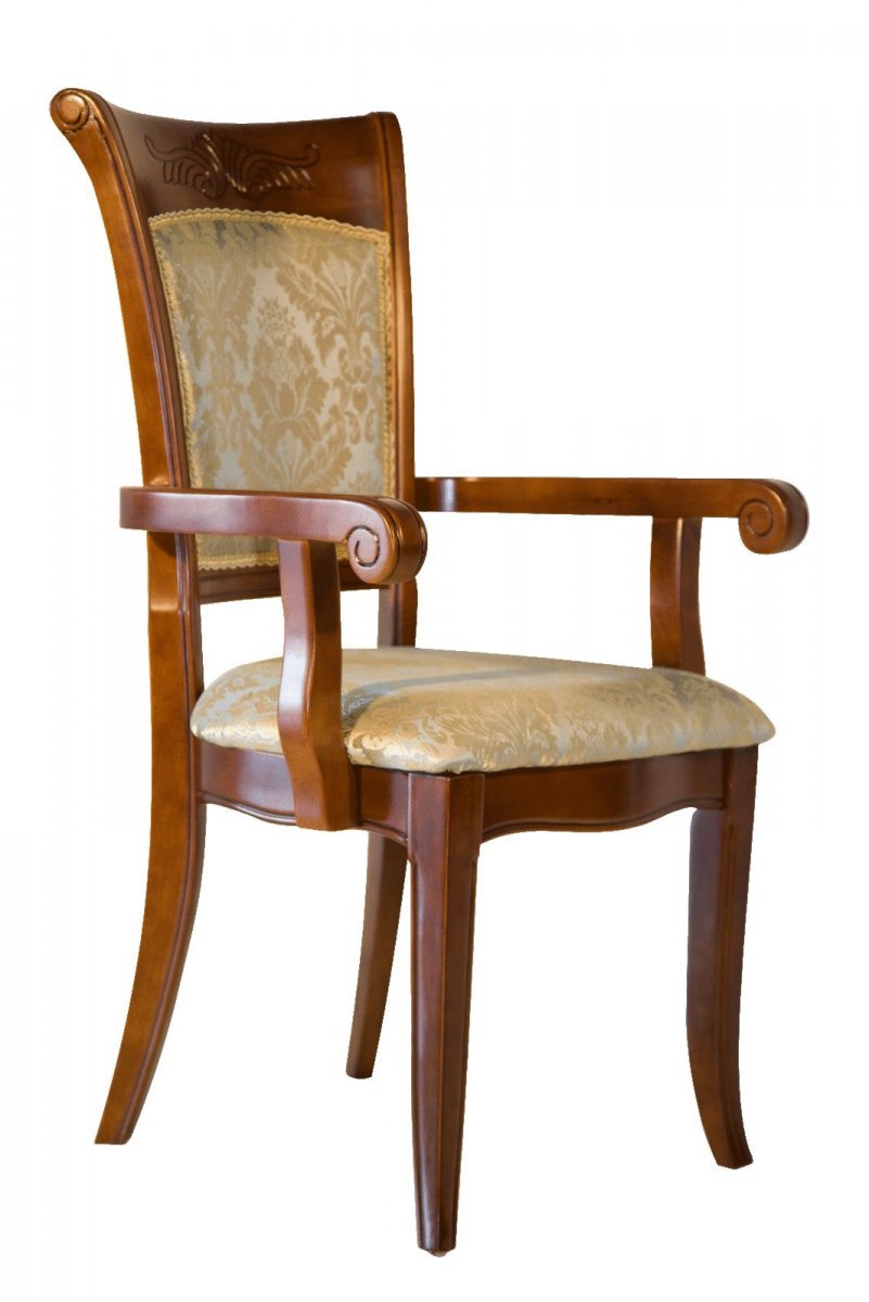 Деревянное кресло с мягкой обивкой