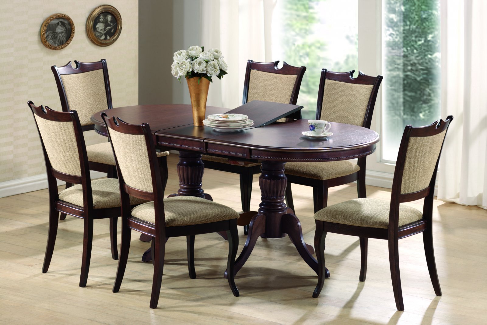 Обеденный комплект стол стулья. Стол кухонный Домини. Обеденный комплект "стол Лион ПМ+стулья Кармен". Стол и стулья для гостиной.