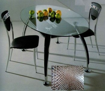 Фото - Стол и стулья для кухни